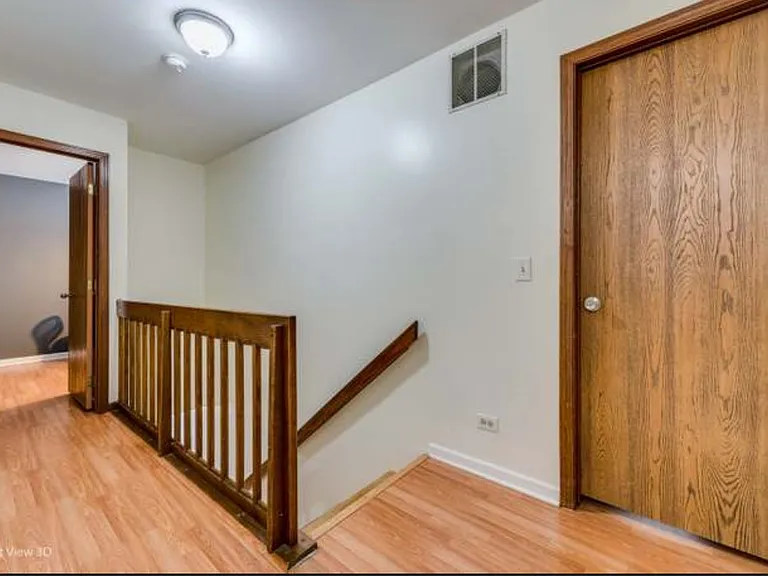 249 Brittany Dr — Photo 19