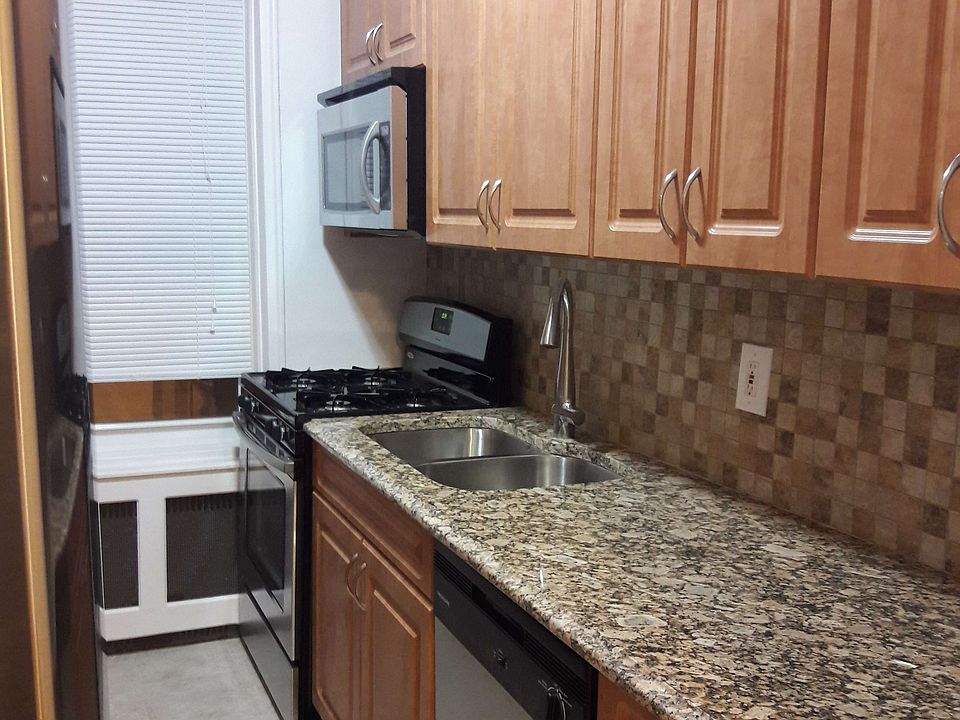 2nd image of 11215 72nd Rd #105