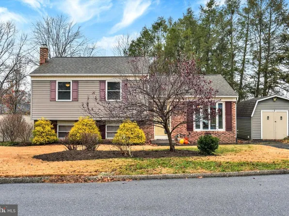 5586 Edsel St, Harrisburg, PA 17109