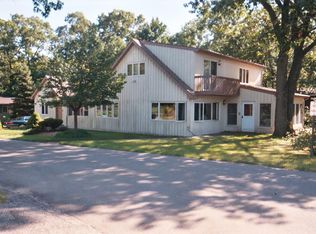 2 Angle Dr, Michiana Shores, IN 46360