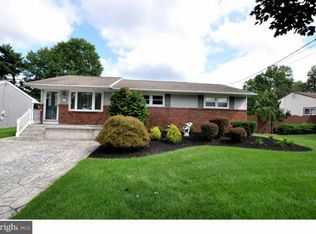 633 Monroe St, Riverside, NJ 08075