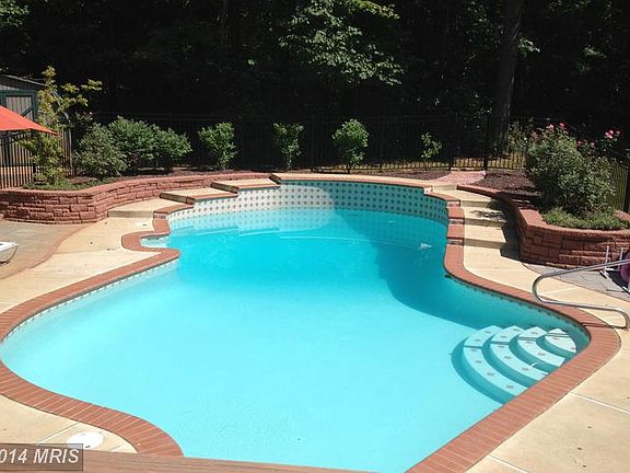 3rd image of 87 Magnolia Dr