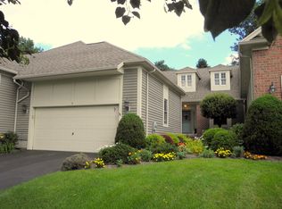 5 Hampshire Ln, Mendon, NY 14506
