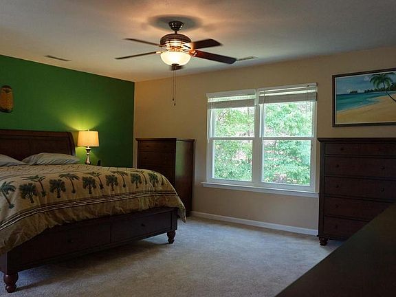 4th image of 60 Hamlin Dr