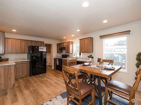 4th image of 2535 70th Avenue SW #13