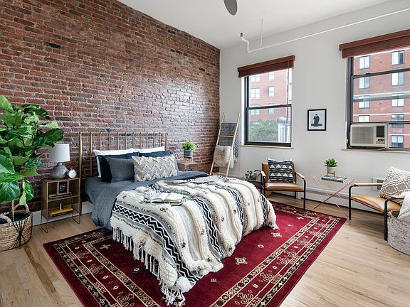 5th image of 708 Greenwich St Penthouse D