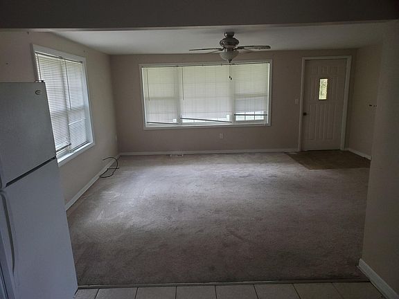 5th image of 3117 W Augustana Ave