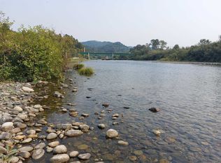 320 Cedar Lodge Ln, Smith River, CA