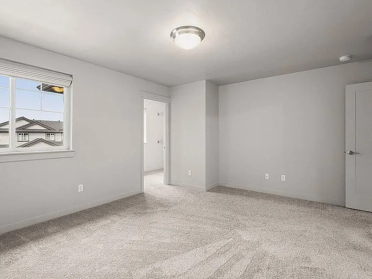 2366 NE Victor Pl — Photo 12