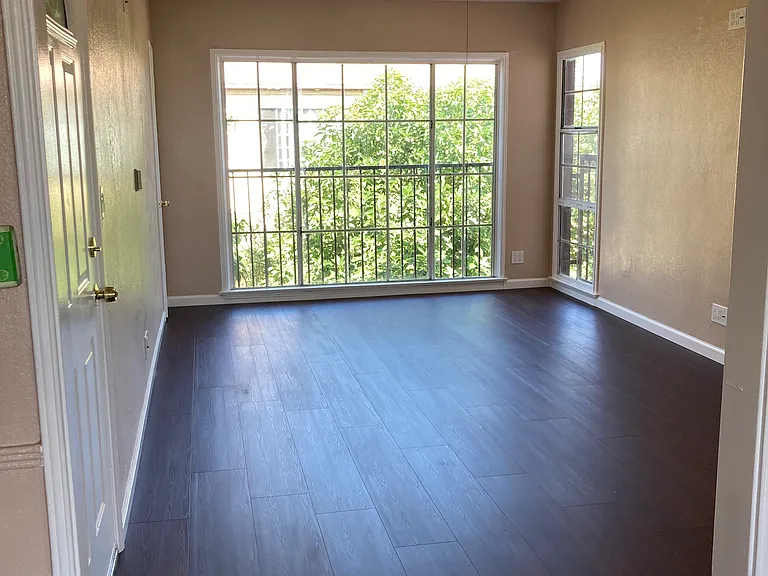 W Magnolia St — Photo 12