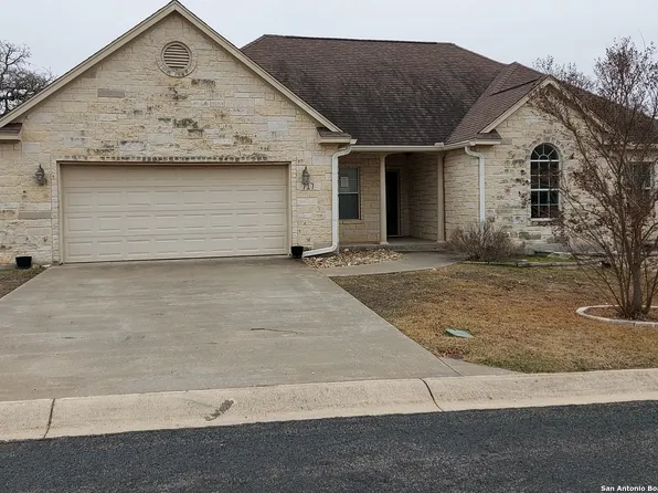 717 Northern Red Oak, Fredericksburg, TX 78624