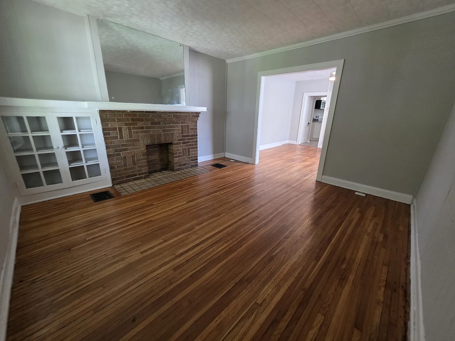 3 bed, 1176 sqft, $1,395 — Photo 3