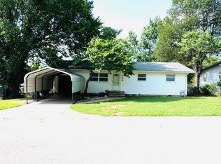 209 W Chase St, Goodman, MO 64843