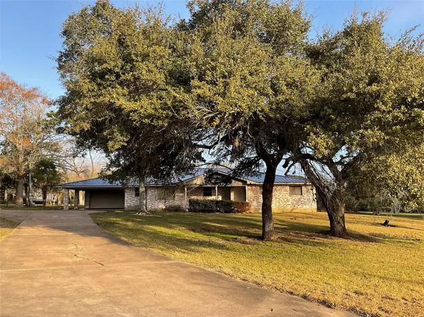 1672 Fm 318, Hallettsville, TX 77964