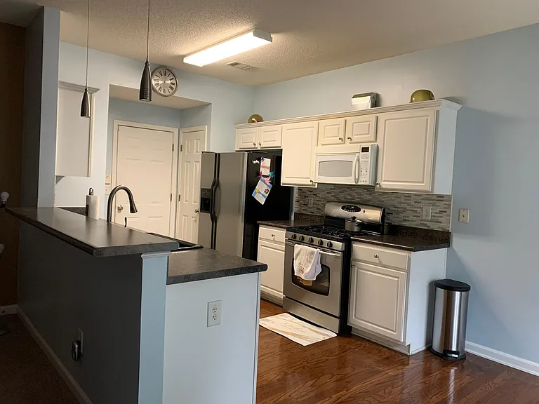 Royal Regency Cir NW — Photo 4