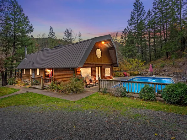 10700 E Antelope Rd, Eagle Point, OR 97524