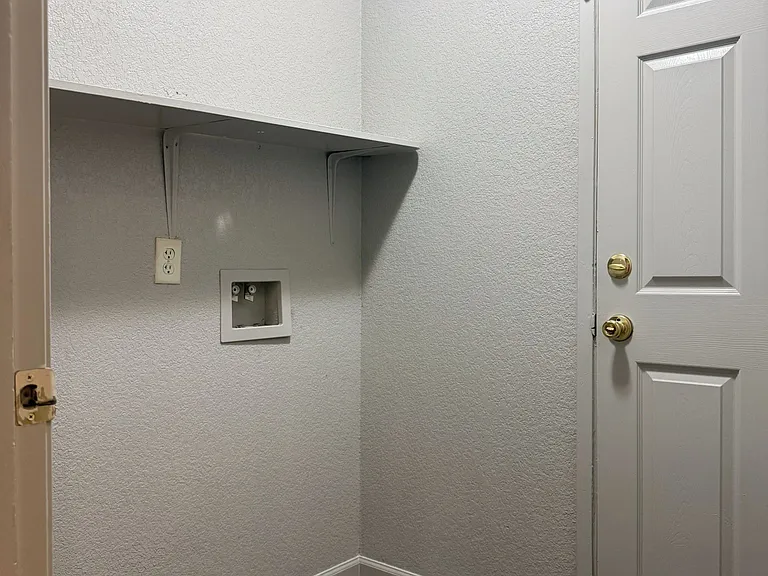 520 Saint Teresa Ct — Photo 9