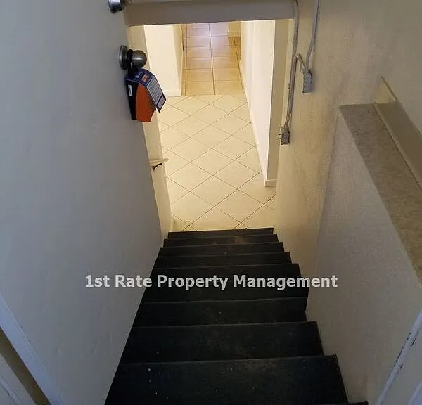 1816 W State St #4 — Photo 2