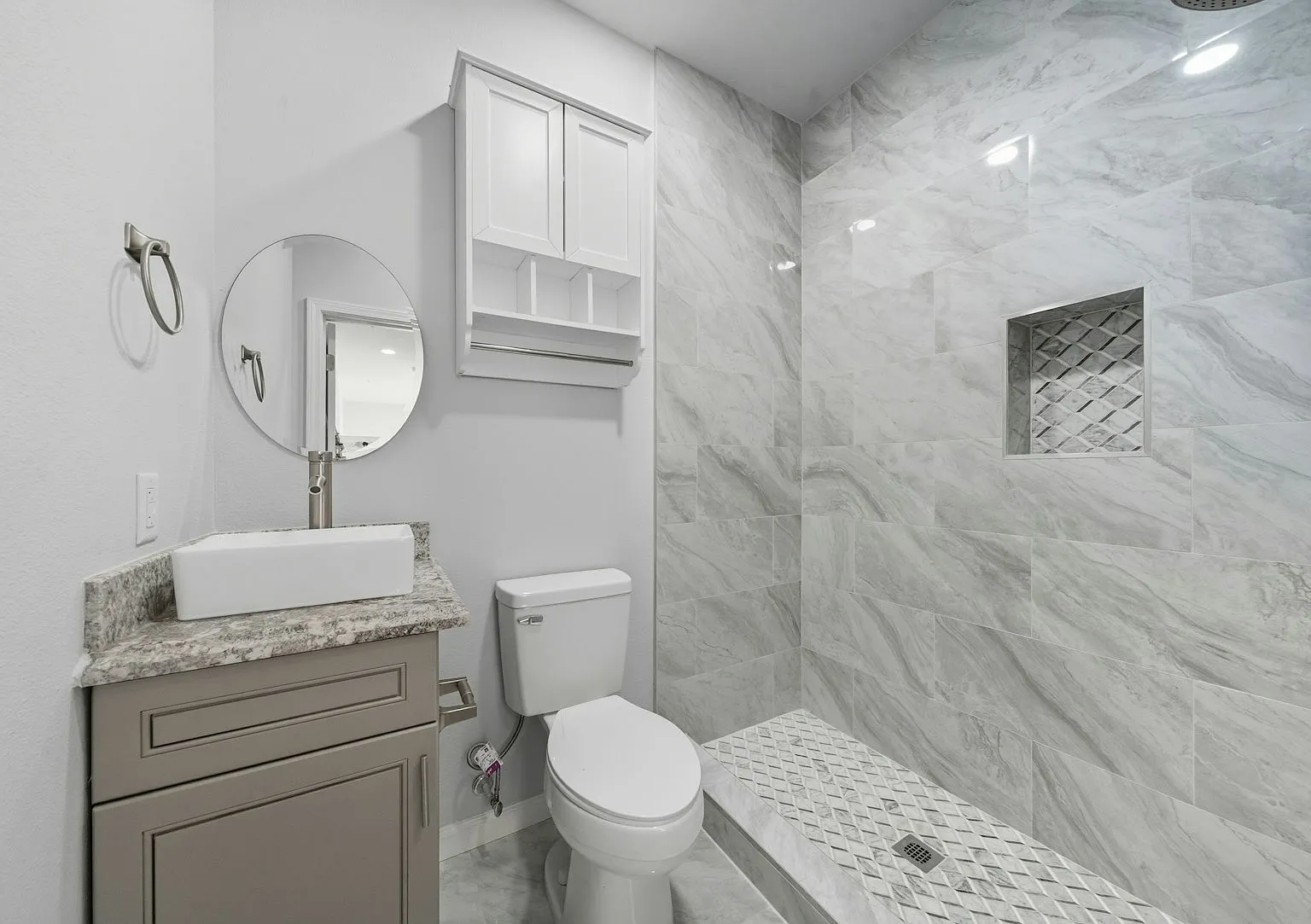 624 Avenue H, Unit B — Photo 4
