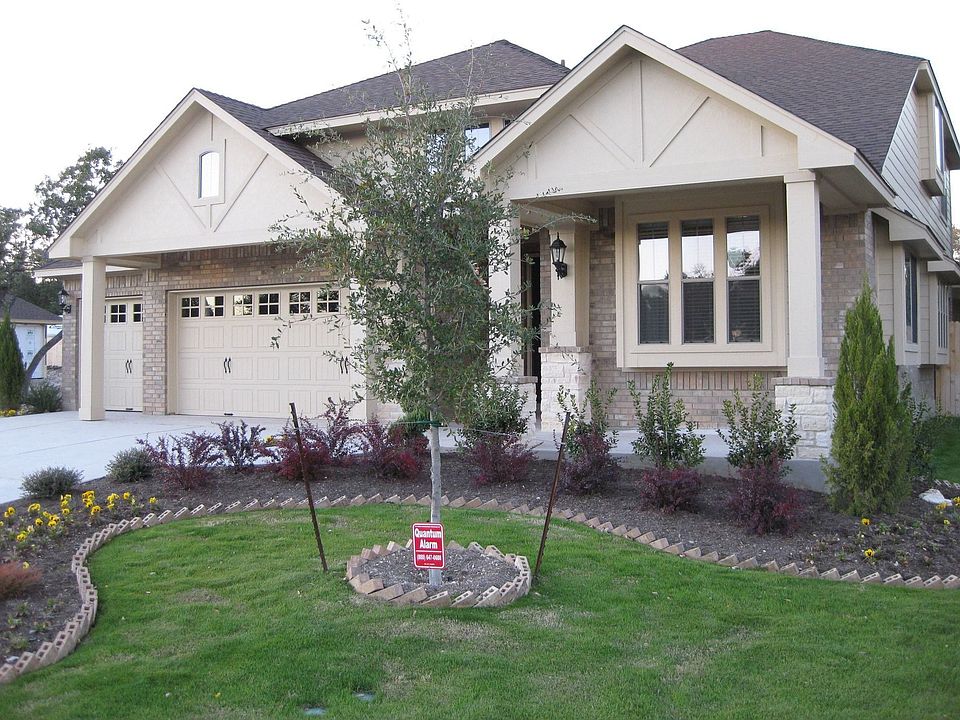 Pacesetter Homes -  Model home 