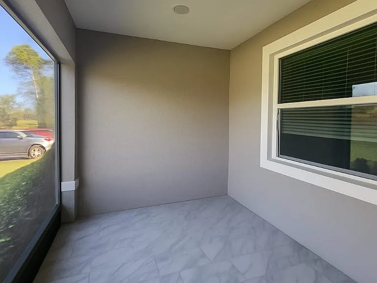 2431 Paul Ave S — Photo 4