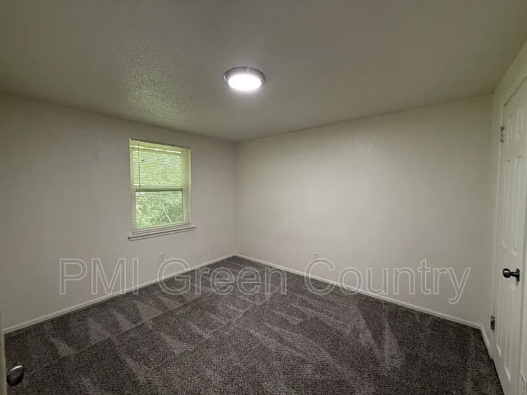 318 E Redwood St #72-4 — Photo 7