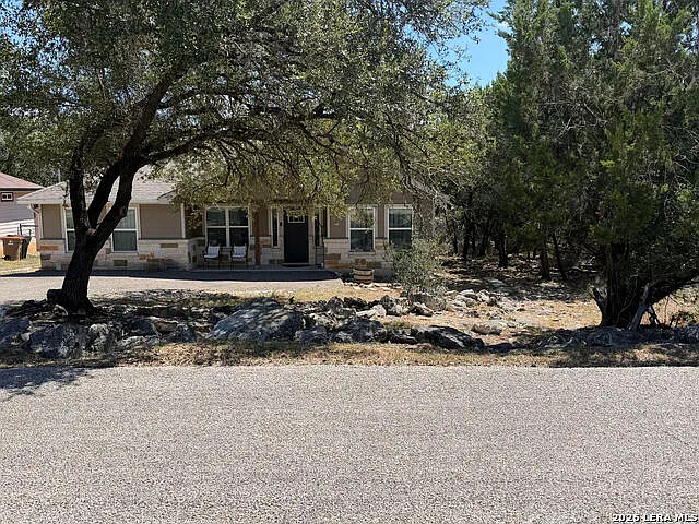 3 bed, 2.0 bath, 1312 sqft, $1,650 — Photo 1