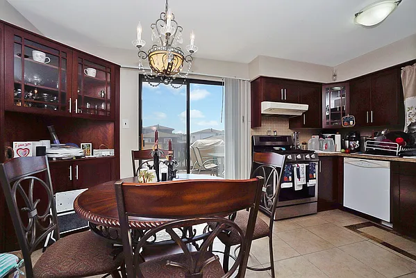 Sold by United National Realty Group | media 12