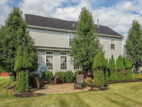2nd image of 7452 Meadow Brooke Way