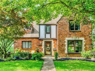 434 Old Farm Rd, Mt Lebanon, PA 15228