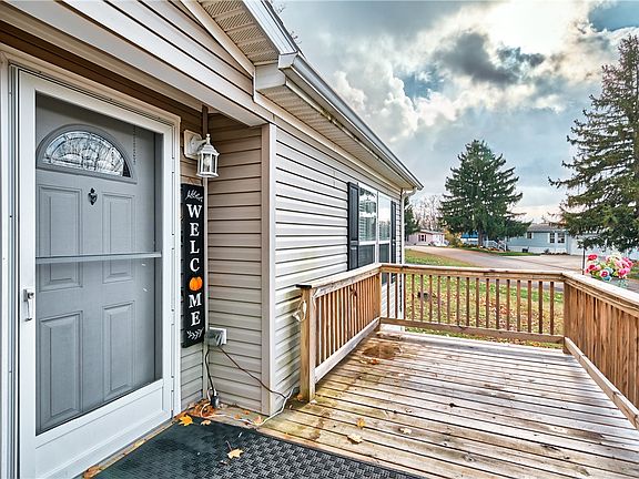 2nd image of 126 York Rd