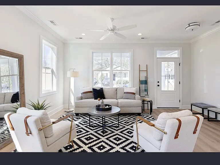 2305 Harvard Ave — Photo 3