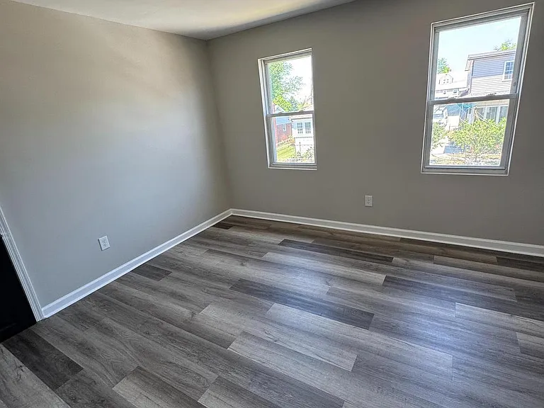 105 Williams Ave — Photo 15