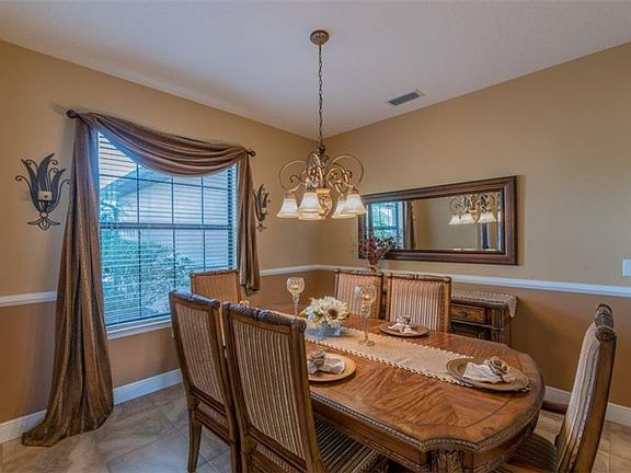 4th image of 9721 Royal Vista Ave