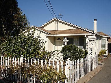1st image of 936 1/2 Harriet Ave