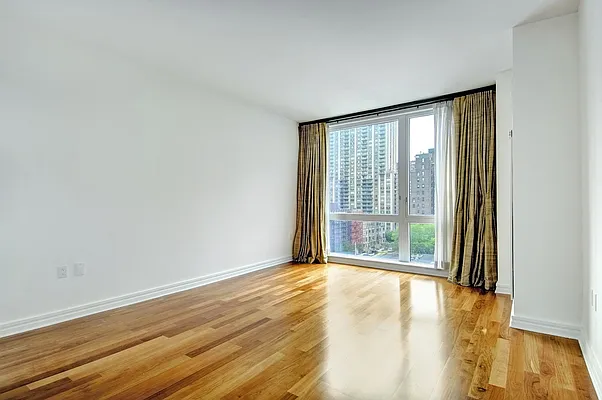 Sold by Nest Seekers International | media 13