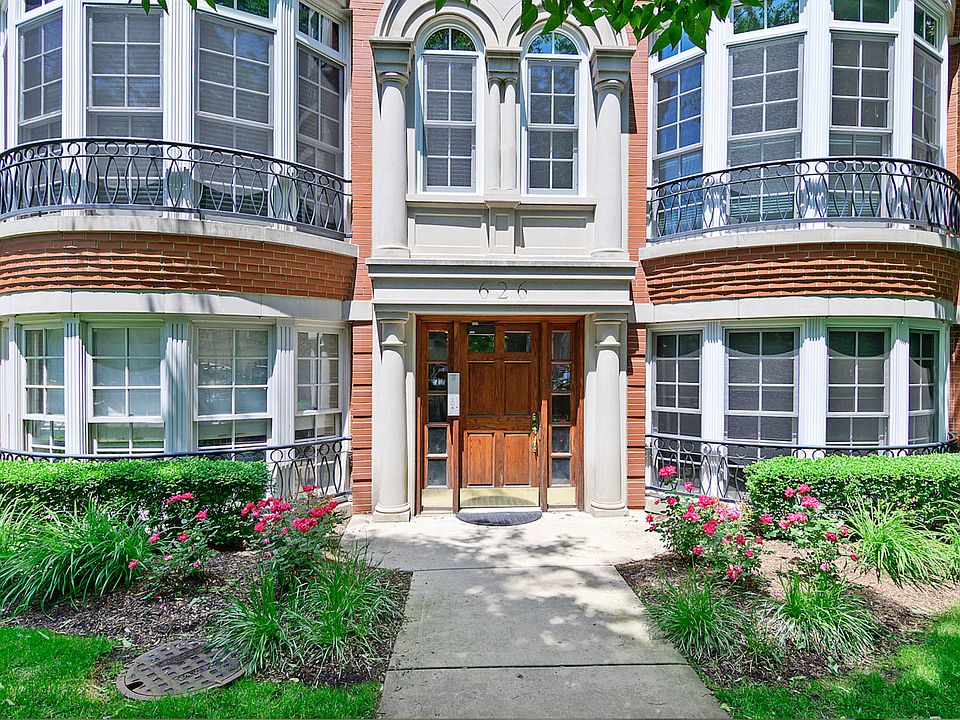1st image of 626 W Wrightwood Ave Side 1W