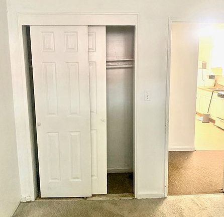 4th image of 1374 E 53rd St #1