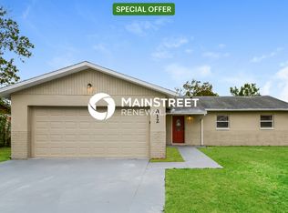812 65th Avenue Dr W, Bradenton, FL 34207