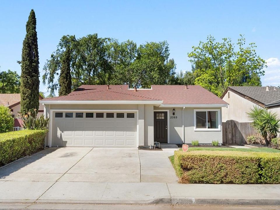 1st image of 2069 Teola Way