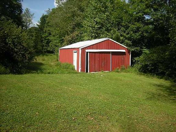 Detached pole building