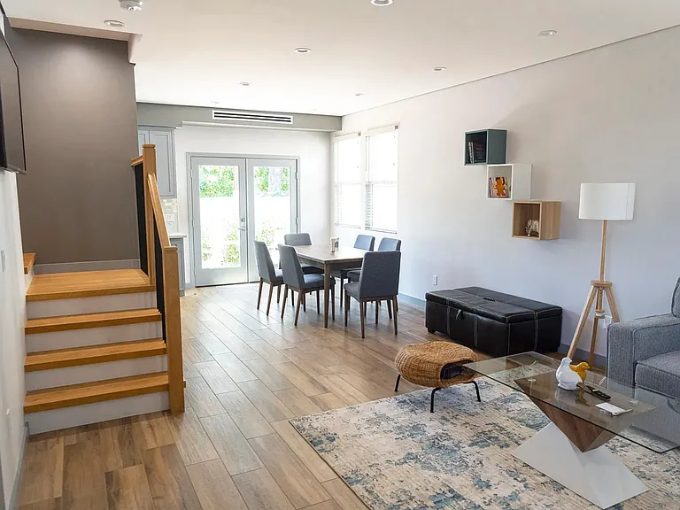 6215 Carpenter Ave — Photo 8