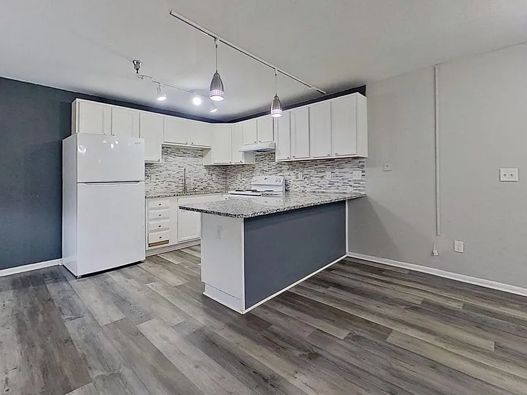 Nicollet Avenue Apartments — Photo 10