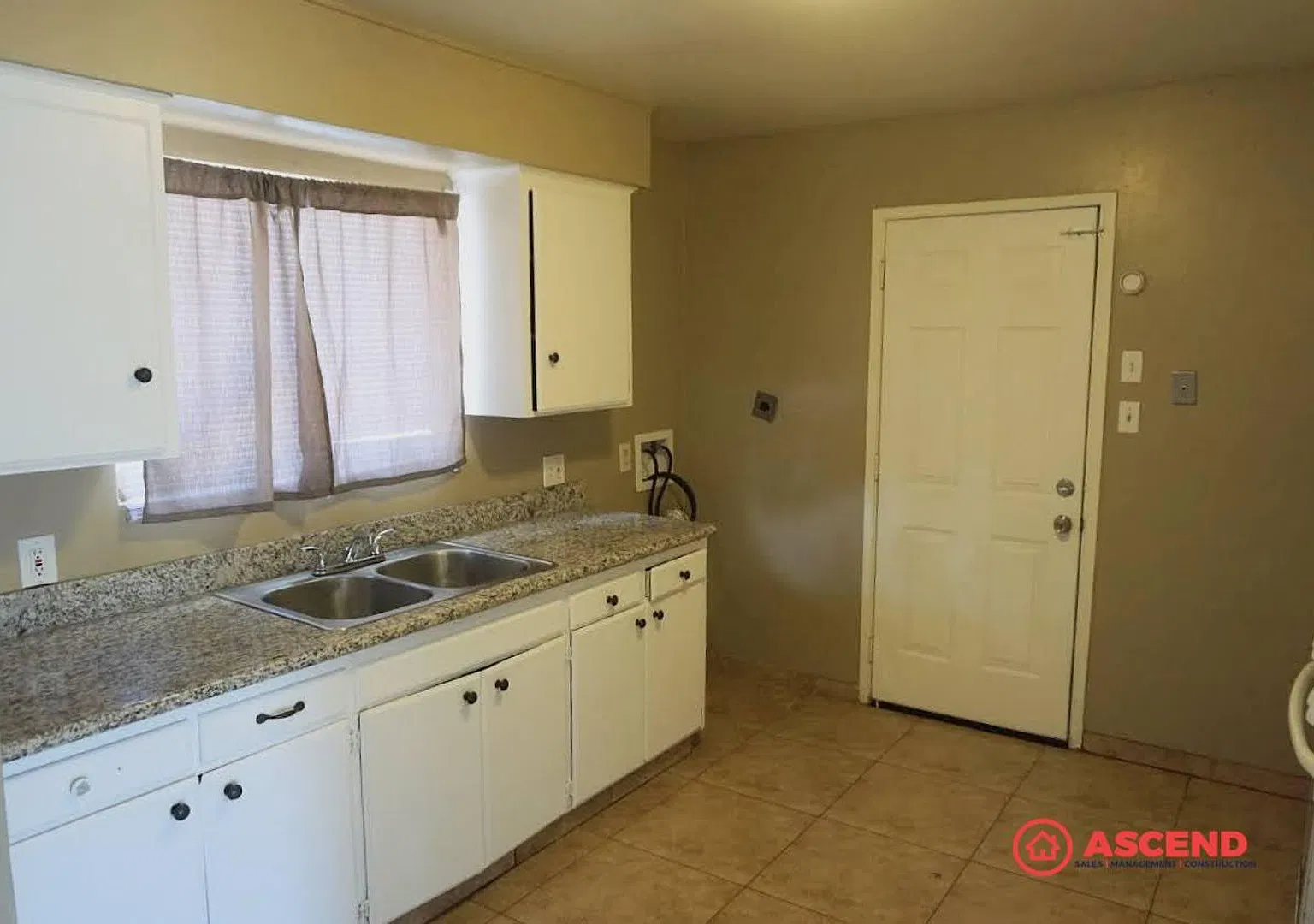 209 East Harding Avenue — Photo 4