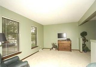 3rd image of 4707 Stearns Ln