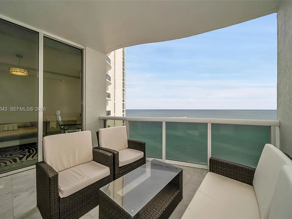 16001 Collins Ave #1406