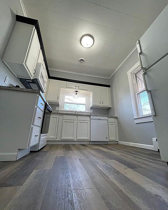 1st image of 404 N Goldheimer Ave
