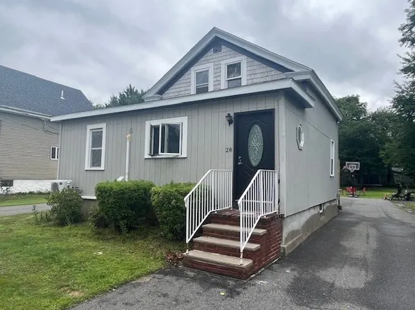 28 Liberty St, Taunton, MA 02780