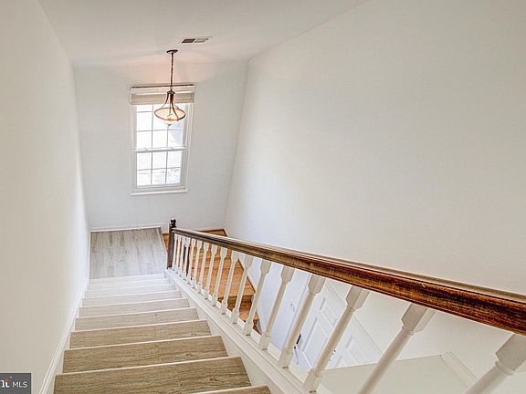 3rd image of 2940 Yarling Ct