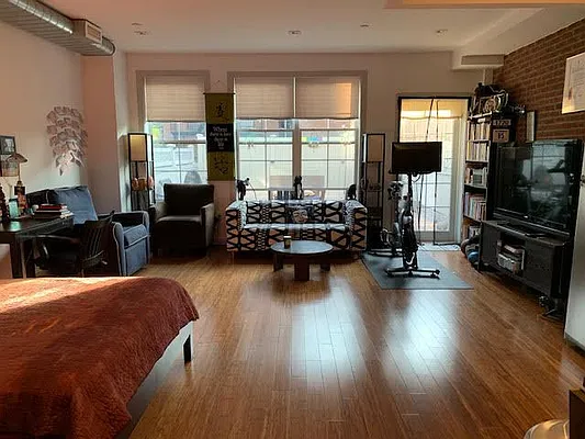Rented by Bloom Real Estate Group | media 5